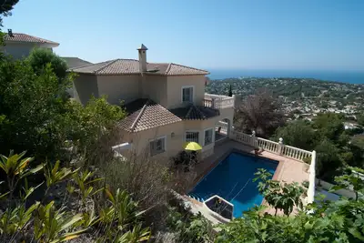 Image de Detached villa with sea and mountain views