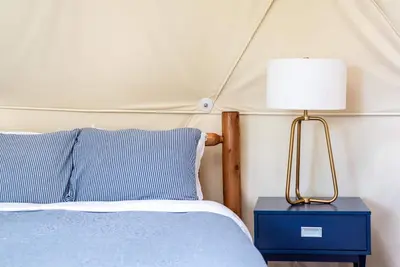 Image de Heated, Seasonal Modern Geo-Dome in woods with heat and Ac