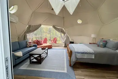 Image de Seasonal, Cozy Geo-Dome with Heat\/Ac on Private Hiking paradise in Gunks.