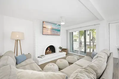 Image de 6 Bedroom Duplex near the Balboa Pier and Fun Zone with Ac