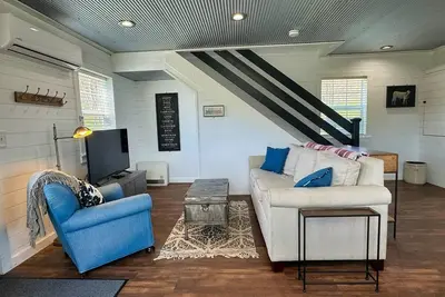 Image de Grousehall Total Renovation, contemporary design, short drive to Cooperstown