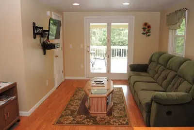 Image de Hard Rock Ridge Quiet getaway for 5, scenic pond, basketball hoop, Foosball