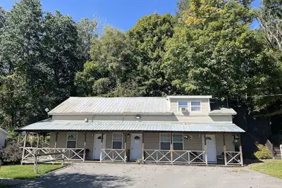 Image de Sunnyside Apartment 1#, 1 of 3 - Great location, pool, 1/2 mile to Dreams Park
