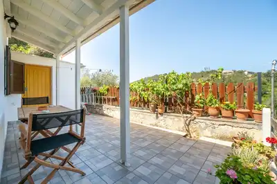 Image de Appartement de vacances \"Captain Spiros Picola\" avec vue sur les montagnes, balcon et Wi-Fi.