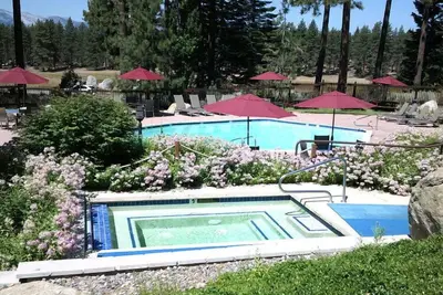 Image de Family Fun Getaway - Community Pool and Hot Tub!