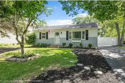 Image de Pet Friendly Cozy North Naperville 3 Bed\/2 Ba Home