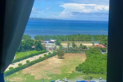 Image de Luxurious Beach View Condo Unit