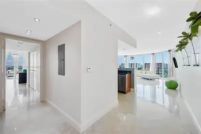 Image de Beach Front Condo (La Perla) in Sunny Isles, Florida