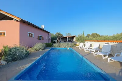 Image de Maison de vacances Ližnjan pour 1 - 6 personnes avec 3 chambres à coucher - Maison de vacances