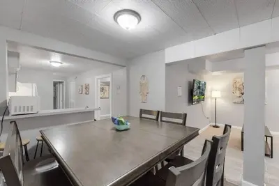 Image de Spacious Aurora Updated Lower Unit with King Beds
