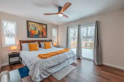 Image de Near Skiing Resorts\/Lakefront Pocono Summit Home