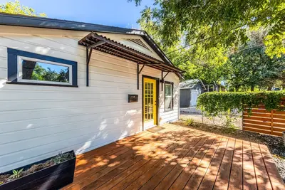 Image de The Urban Canopy - Parking - Walk to SoCo - New