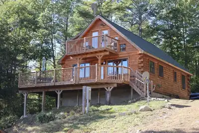 Image de Hillside Adk Log Cabin with beautiful Schroon Lake views - 5 minutes to village!