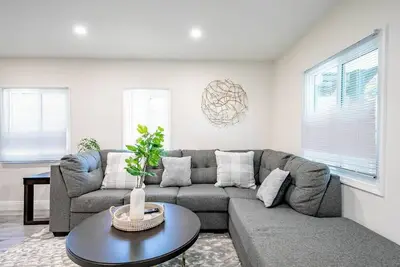 Image de Adorable 2 Bedroom · Adorable 2 Bedroom Guest home Next to Rose Bowl