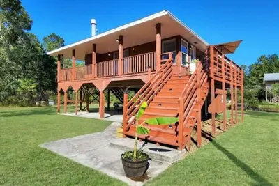 Image de This house is a 3 bedroom(s), 2 bathrooms, located in Bay St. Louis, Ms.