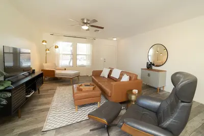 Image de 3 Bedroom - Pickleball paddles, bike stands - near bike path and State Park