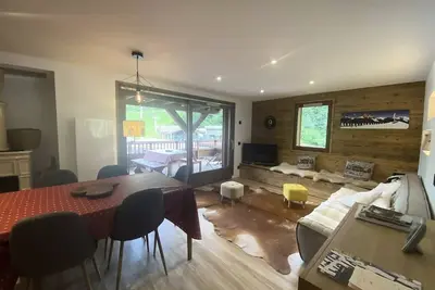 Image de 3 Schlafzimmer, Dorfzentrum, Garage und Parkplatz, Wifi