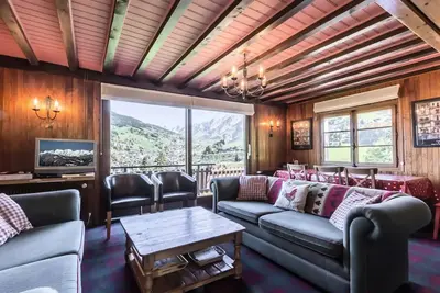 Image de Chalet in der Nähe von Hängen, Panoramablick, Kamin, Garage, Wifi