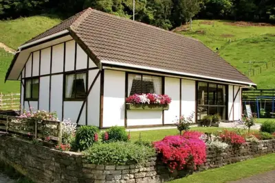 Skyline Mountain view cottage