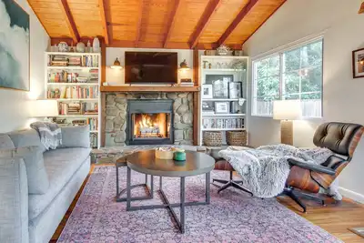 Image de 'Le-Petit Chalet' w/ Fire Pit ~ 15 Mi to Asheville