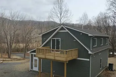 Image de Old Rag Cottage - Sunny 2 Br near everything!