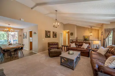 Image de Tranquil Teddy Bear Home in the Forest! 3Bed/2Bath