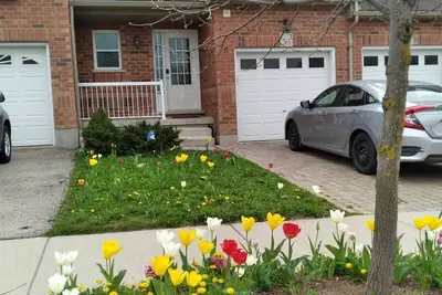 Image de 3 Bedrooms & 3. 5 bathrooms Townhouse of Waterloo Clair hills