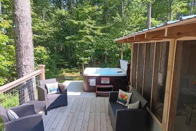 Image de Hot Tub - 2br + Loft Cabin - 2 mi to Cloudland