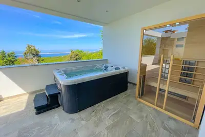 Image de Cozy villa with a Jacuzzi and view