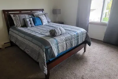 Image de Lovely 2 bedroom condo with nice amenities and on the bus line