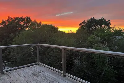 Image de 2 Bedroom, 5 min walk to bay beach!