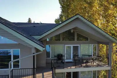 Image de Waterfront Retreat on Flathead Lake
