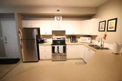 Image de Modern 2 Bedroom Ground Floor Walkout Condo --Cok-Str-Bl4091634