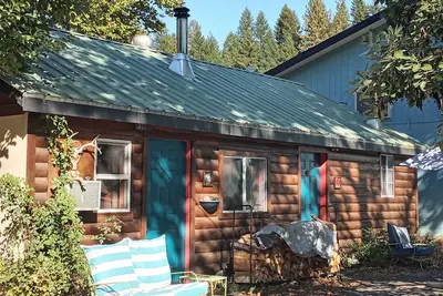 Image de We have Cabins w/kitchenettes & Rv spaces with full hookups!