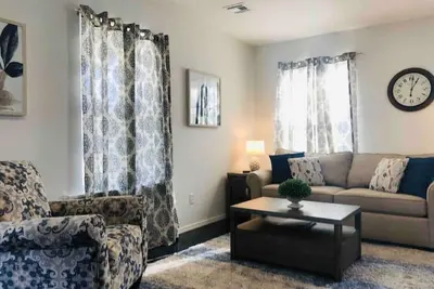 Image de Charming Duplex for Two- Free WiFi, washer\/dryer