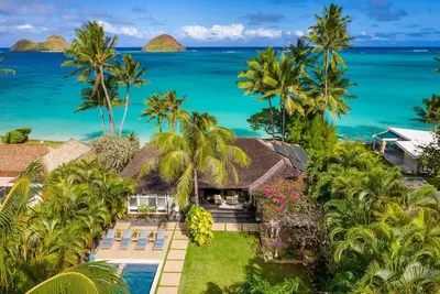 Image de Lanikai 5 star Luxury Private Oceanfront, steps into the sea, pool, spa!