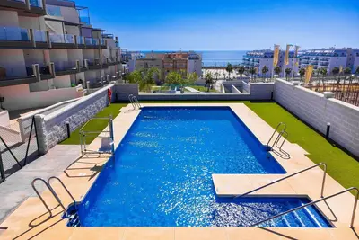 Image de Agréable appartement pour 4 personnes avec Wifi, piscine, climatisation, Tv, patio et parking