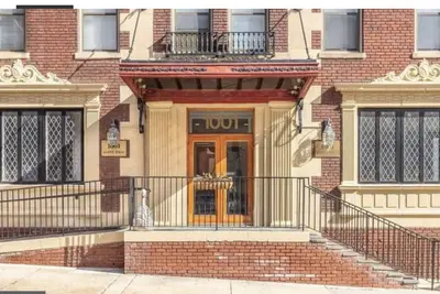 Image de Quaint “Charm City” Condo