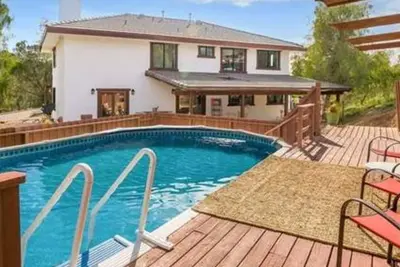 Image de Cozy Blue Ranch home away from home! A bit of ranch & modern