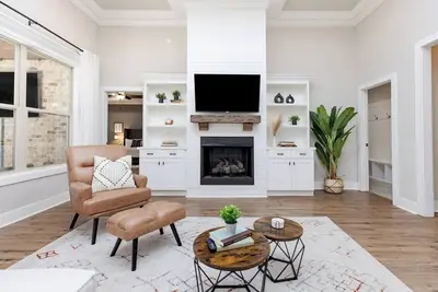 Image de AtHome+1 Stay | Luxe 3br | Sleeps 10