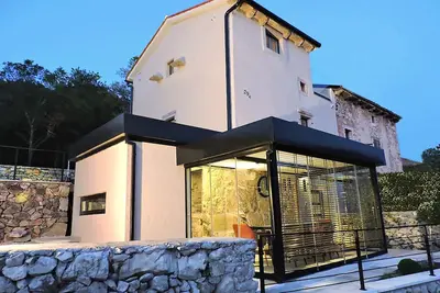 Image de Charmante maison en pierre en bord de mer – idéale pour le calme et la détente