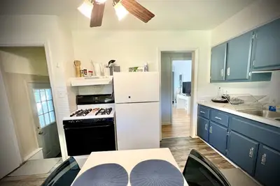 Image de Spacious Home 8 min to Nd and Memorial Hospital