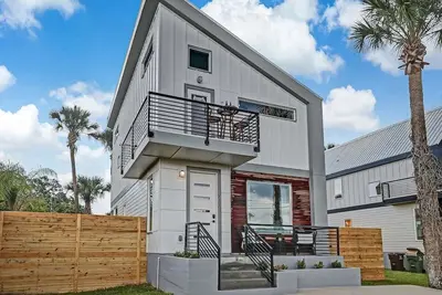 Image de Lux Riberia – 311 | 12-min walk to Historic Dtn