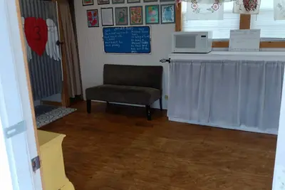 Image de Nueces Nook Cabin #1- with single bed and trundle