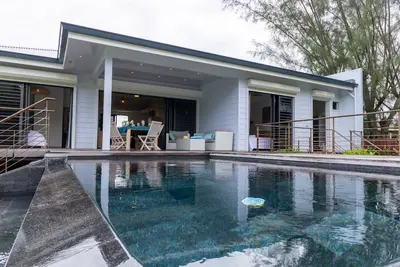 Image de Amazing Waterfront Villa fully equipped w\/ infinity pool