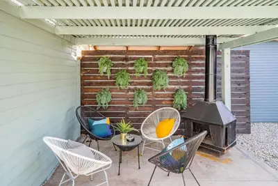 Image de Spark Clean Modern House+Mins2Beach+W/D+Park+Ac