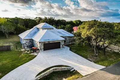 Image de Canyon Oaks · Tranquil Getaway in the Heart of Canyon Lake