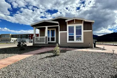 Image de The Grand Getaway - Family Friendly, Walk to Grand Canyon Railway & Route 66!