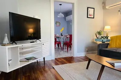 Image de Retro Style Home in Honor Heights