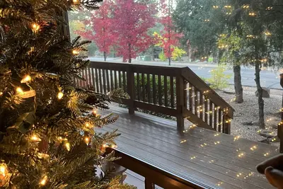 Image de Exclusive Resort Cabin with Lake Views in the Gated Shores at Rainbow Lake
